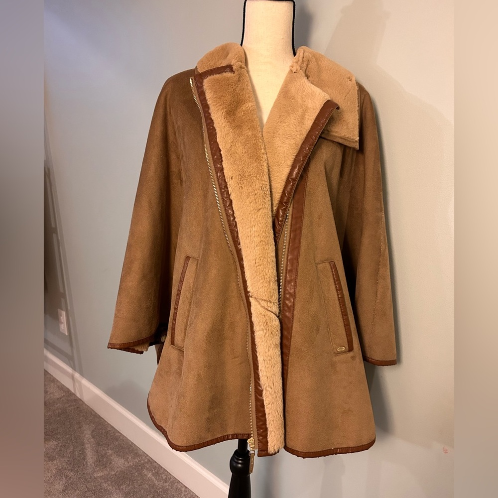 Ellen Tracy poncho style faux fur jacket